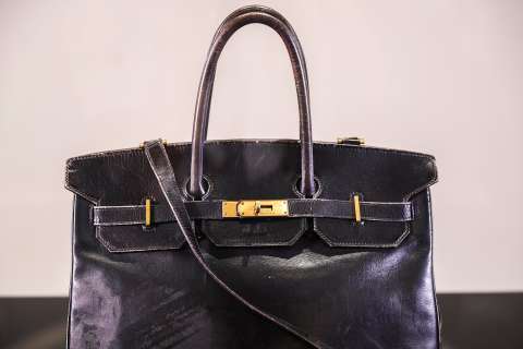 ¡Récord para el Birkin!: primer bolso vendido en subasta por casi US$10 millones