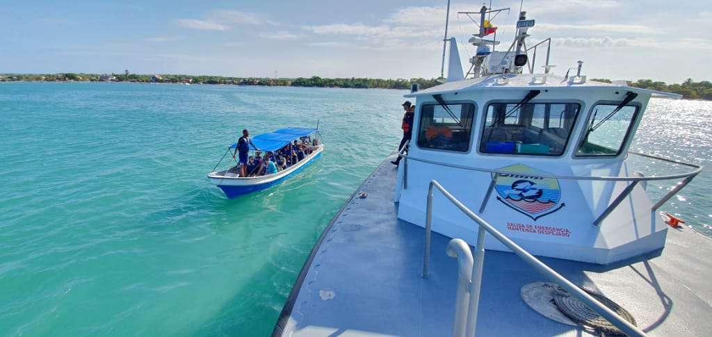 Se autoriza el zarpe, atraque y fondeo de embarcaciones menores con fines recreativos y comerciales en el área costera, buceo recreativo y pesca deportiva.