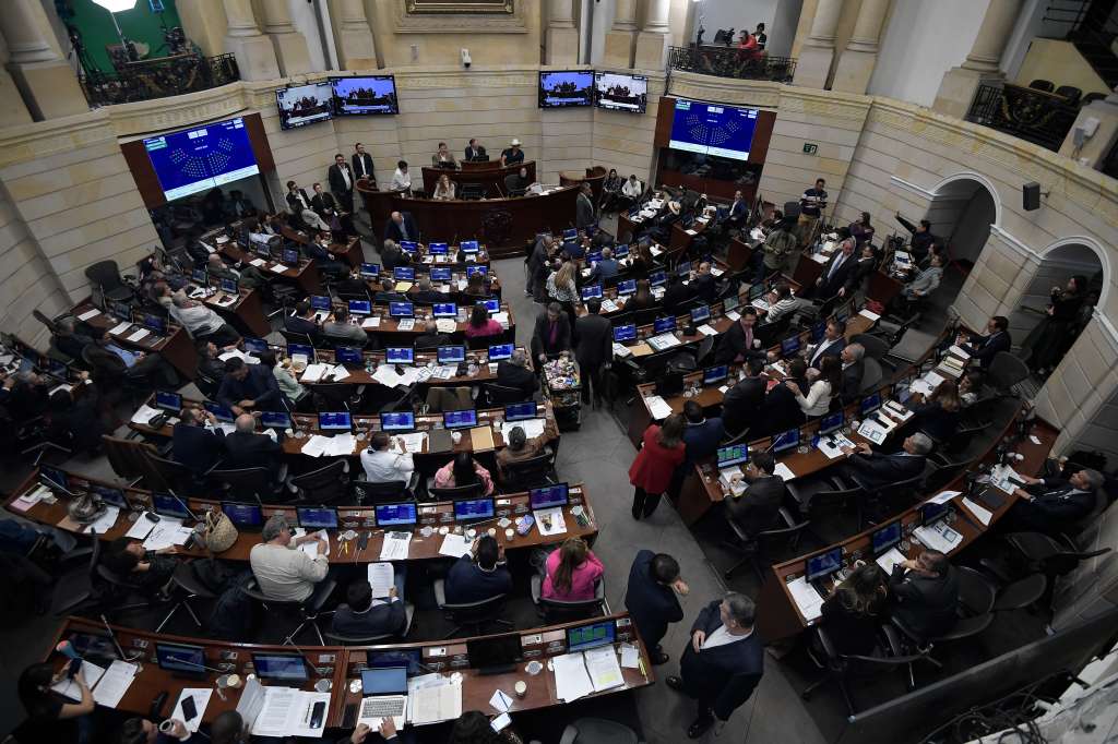 Debate del acto legislativo que aumenta las transferencias al Sistema General de Participaciones en la plenaria del Senado.