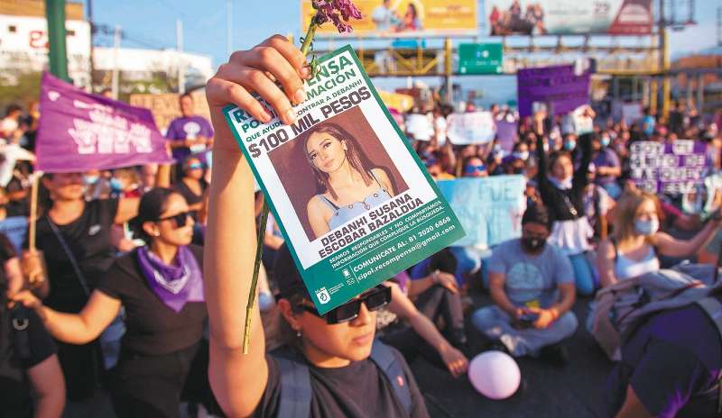 El Gobierno de México prometió aclarar la aún misteriosa muerte de Debanhi, cuyo cuerpo apareció el 21 de abril en una cisterna de un motel del estado de Nuevo León, tras desaparecer el 9 de abril.