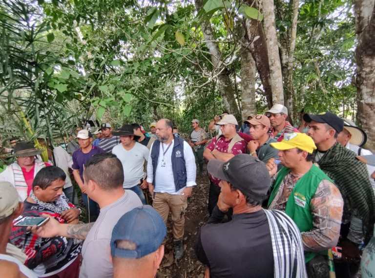 Campesinos del sur del Meta presionan diálogo con cercos humanitarios