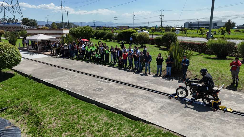 CESVI Colombia realiza el primer ensayo de choque para motocicletas