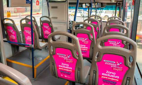 ¿Cómo funcionan las nuevas zonas para mujeres en los buses del MIO en Cali?