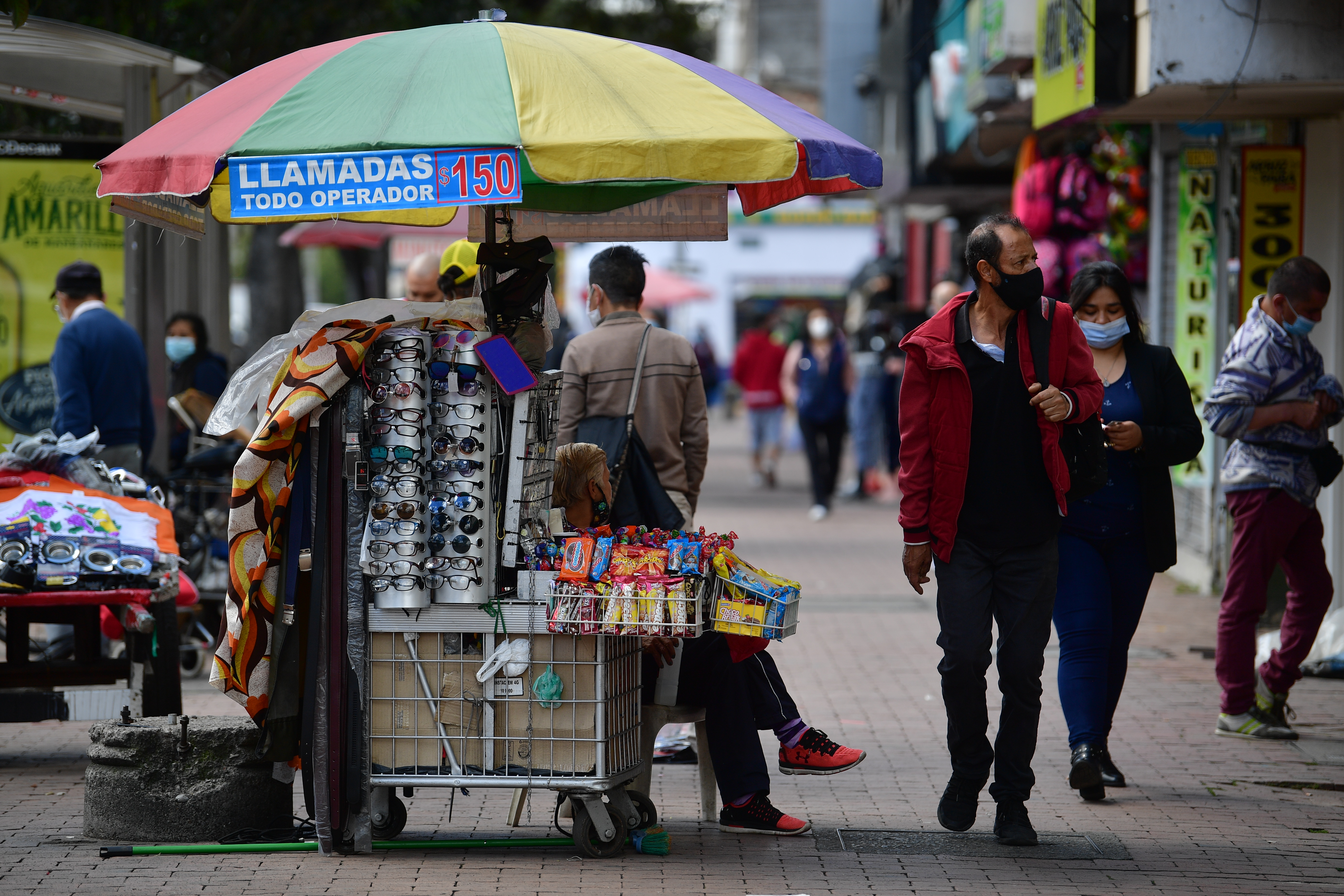 Comercio en el barrio 7 de Agosto, nueva normalidad tras la reapertura gradual de la ciudad.