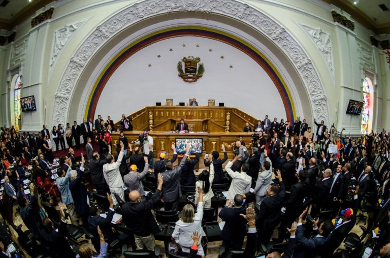 Venezuela, el país de los tres parlamentos, ¿cuál legisla de verdad?