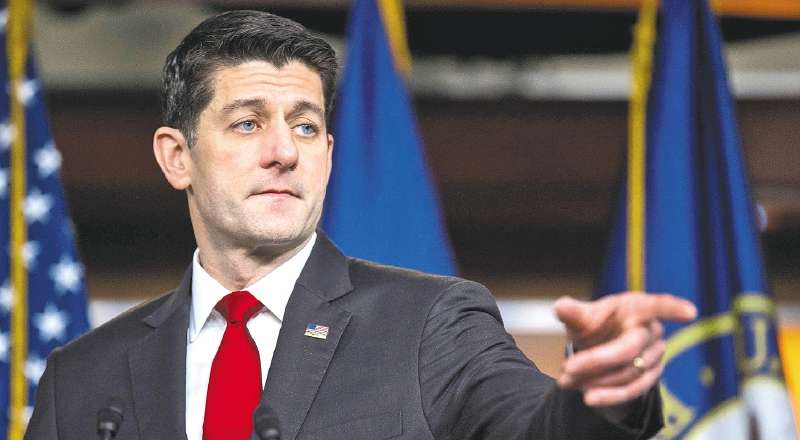 El presidente de la Cámara de Representantes de EE. UU, Paul Ryan ofrece una rueda de prensa sobre el gasto y preparación militar del país.
