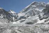 El monte Everest es más alto de lo que se creía y un río sería la razón
