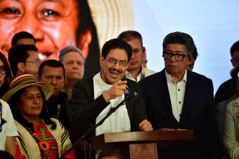 Cepeda suma apoyos presidenciales de nuevos partidos: así se repartieron para segunda vuelta