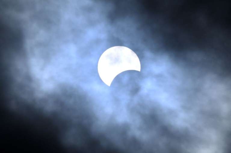 El eclipse solar total boqueó completamente la luz del día. Este fenómeno astronómico se repetirá solo hasta agosto de 2044.