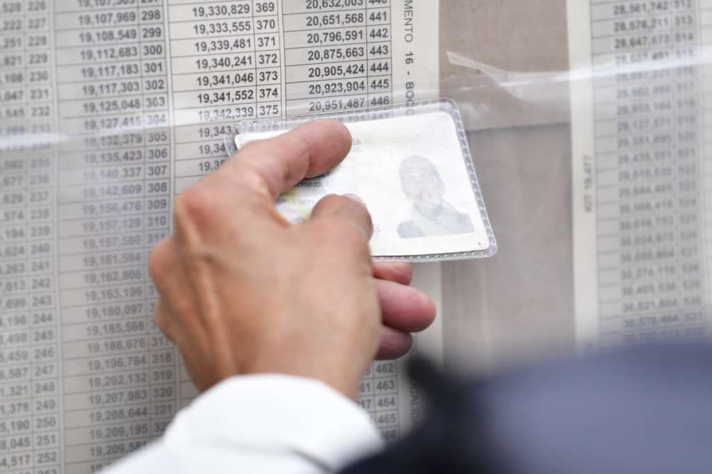 En medio de la jornada electoral, desde el Pacto Histórico han señalado que no se han dado todas las garantías. Por su lado, la Registraduría ha respondido que hay un "alto fluido de votantes" que votan "sin dificultad".