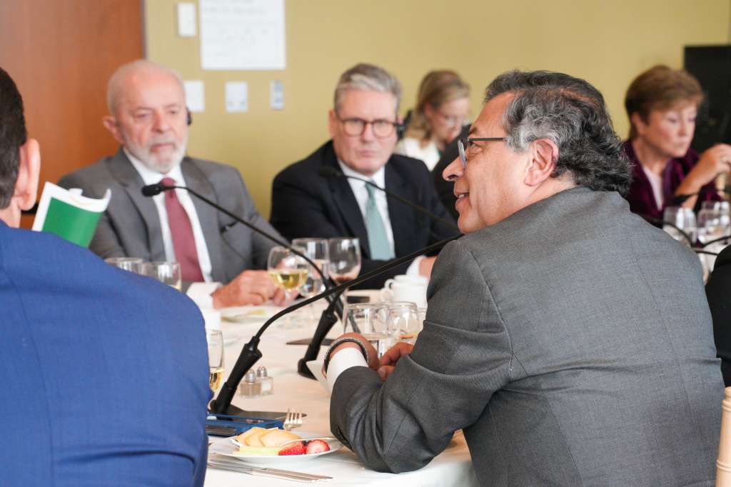 El presidente Gustavo Petro durante el almuerzo de trabajo de los líderes 4P.