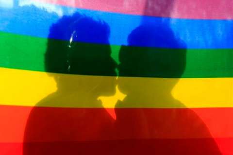 Senador de EE.UU. apoya matrimonio gay tras saber que su hijo es homosexual