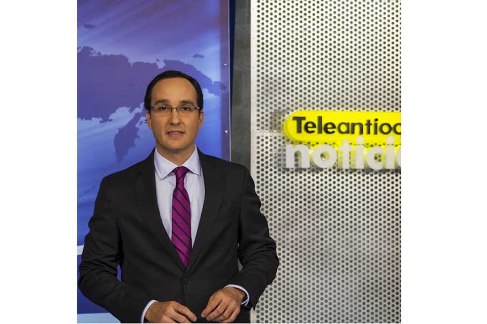 El presentador de noticias Juan David Arango se suicidó esta semana en Medellín. / You Tube