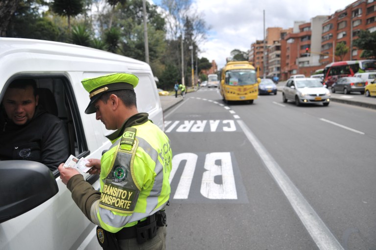 ¿Quién paga la multa de tránsito, el conductor o dueño?: esto dice la ley