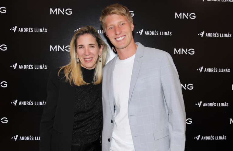 El futbolista Andrés Llinás es la nueva imagen de la línea masculina de MNG.
Bogotá, Colombia. Septiembre del 2022. Siguiendo con la apuesta de MNG a nivel global por incluir a futbolistas como protagonistas de sus campañas, MNG anuncia que Andrés Llinás, defensa central de Millonarios, quien está en el auge de su carrera con un futuro prometedor, es la nueva imagen de la línea masculina de la franquicia en el país.