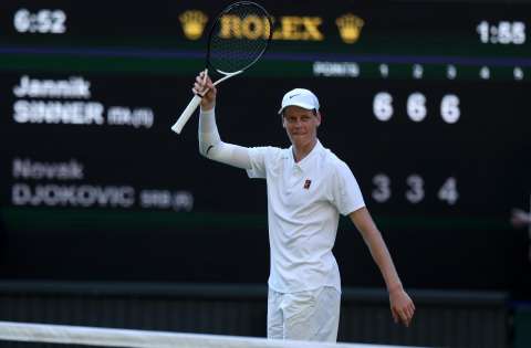Sinner liquidó a Djokovic y se enfrentará con Alcaraz en la final de Wimbledon