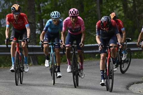 Giro de Italia: Hirt ganó la etapa reina y Carapaz defendió la ‘maglia rosa’