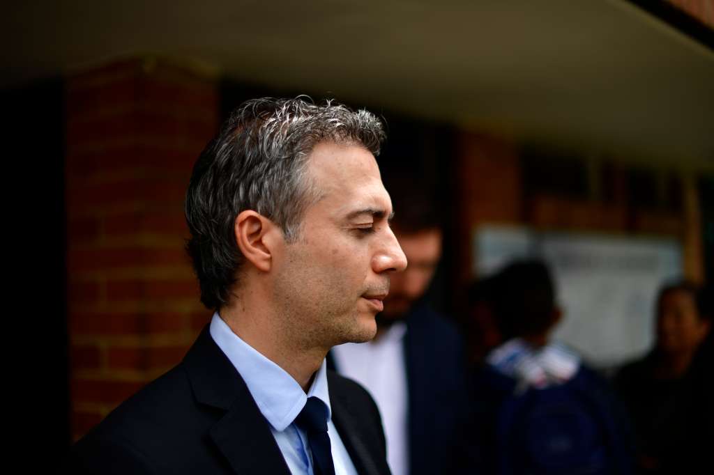 Durante rueda de prensa en la registraduría