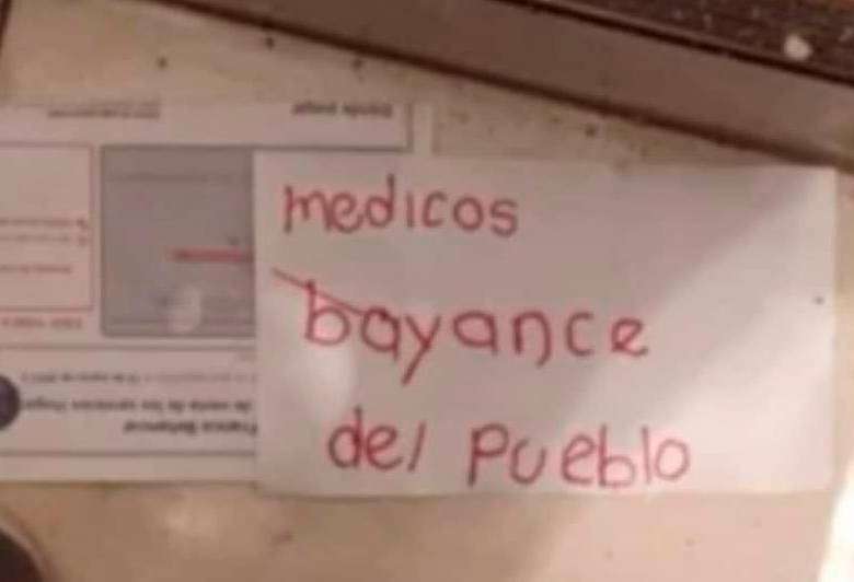 Las autoridades están investigando los autores del panfleto.