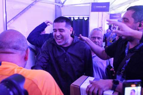 Riquelme venció a Macri y se consagró presidente de Boca Juniors