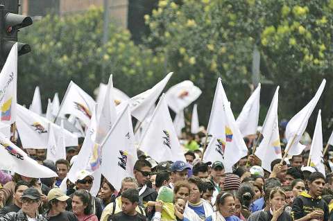 Organizaciones sociales piden cese de acciones violentas a los grupos armados ilegales