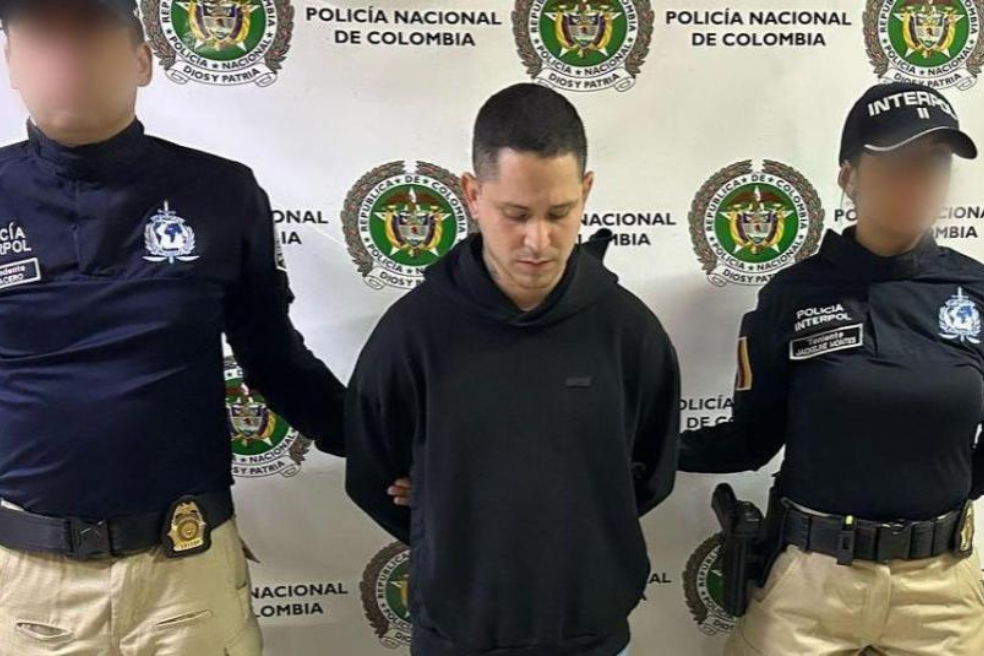 Alias El Tatuado fue capturado en el aeropuerto de Rionegro (Antioquia), cuando intentaba abordar un vuelo hacia España.