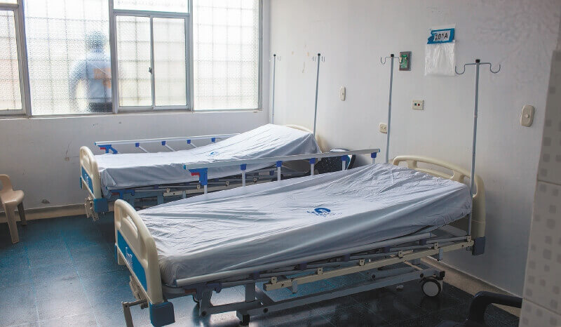 “El hambre, la impotencia y las lágrimas se calmaban en ollas comunitarias en los hospitales entre los empleados y sus familias” / Jeison Riascos
