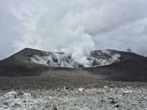 Así luce el cráter del volcán Puracé un mes después del aumento de su actividad
