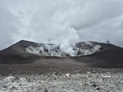 ¿Qué significa que el volcán Puracé esté ahora en Alerta Naranja? Esto dice el SGC