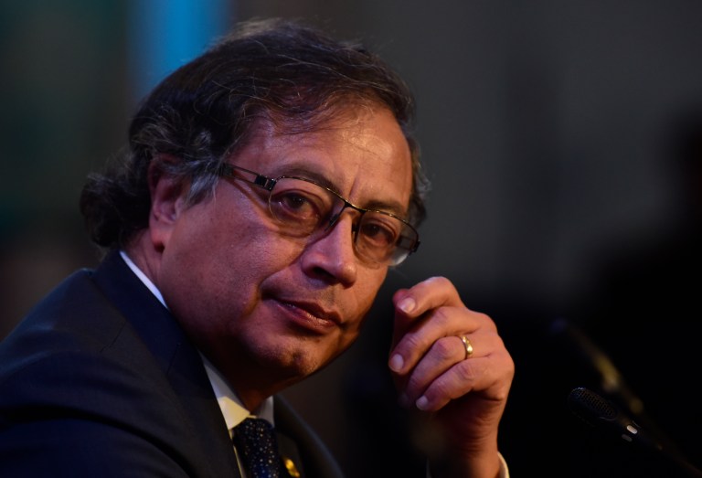 Reparos de gremios al decreto que permite a Petro administrar servicios públicos