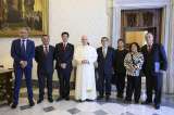 El papa León XIV renueva su DNI peruano: funcionarios viajaron hasta el Vaticano