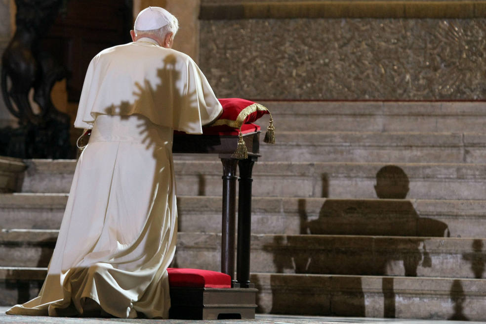 El papa Benedicto XVI hace efectiva su renuncia mañana. / AFP