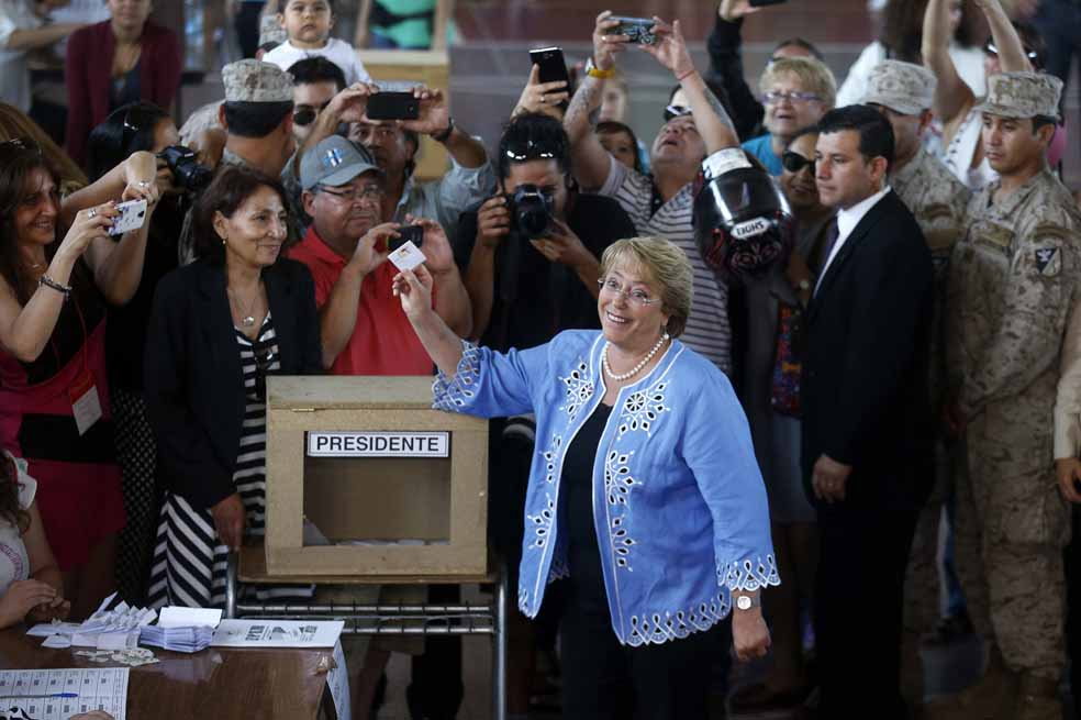 La expresidenta Michelle Bachelet invitó a vencer el abstencionismo. / EFE