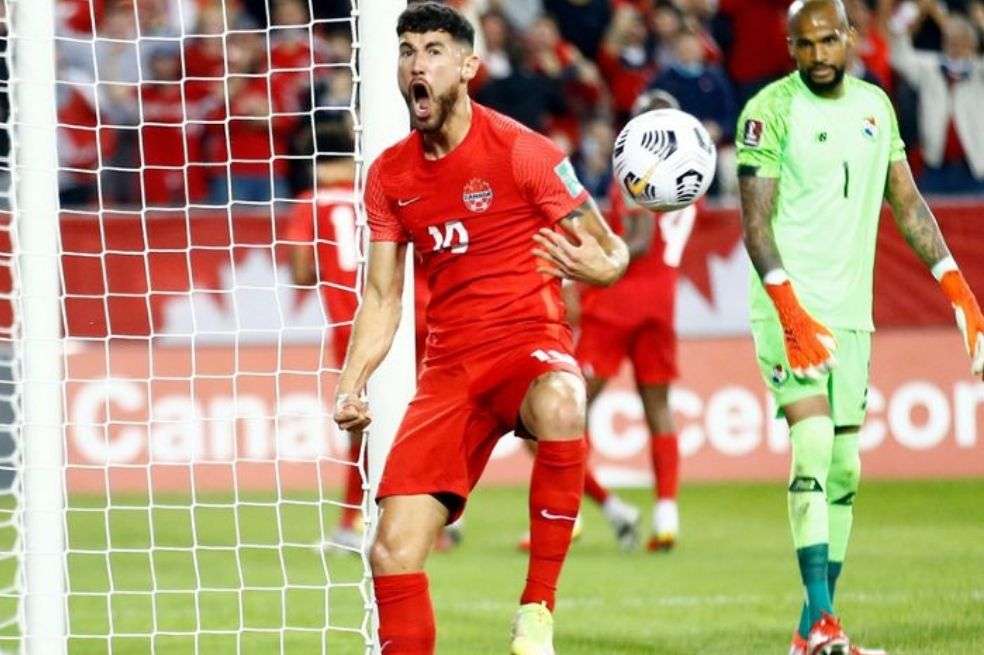 Jonathan Osorio en la eliminatoria de Concacaf contra Panamá.
