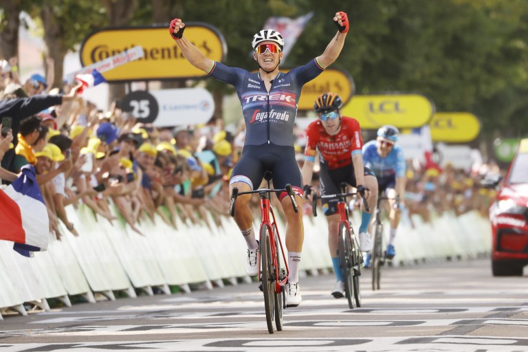 La calma después de la tormenta: Mads Pedersen ganó la etapa 13 del Tour