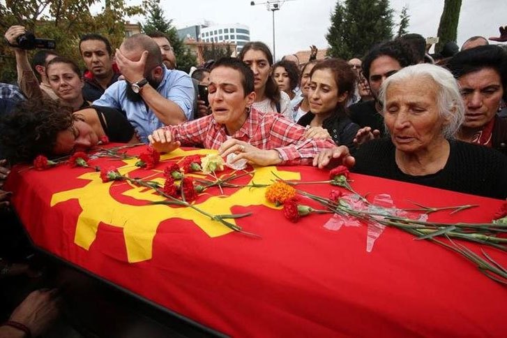 Atentado en Turquía hace crecer la tensión entre islamistas y kurdos