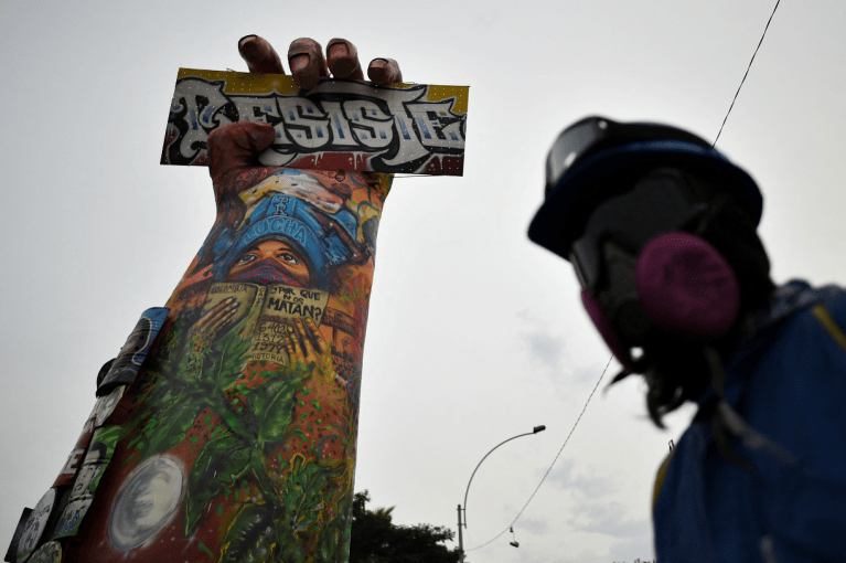 Ministro Correa sobre desaprobación al Monumento a la Resistencia: “de malas”