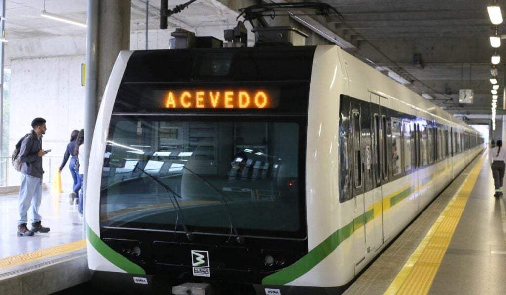 La nueva estrategia se pondrá en marcha durante las horas de mayor congestión en el metro.
