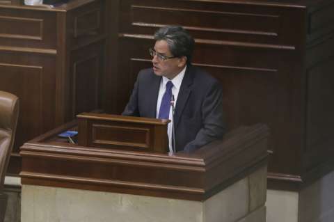 Presupuesto para 2019 tiene un hueco de $25 billones, dice Minhacienda