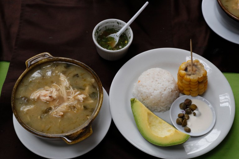 Cinco generaciones después, un restaurante de Bogotá cuelga un “se vende”
