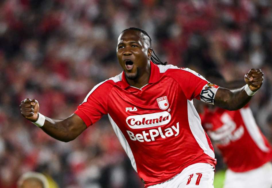 Hugo Rodallega marcó el segundo tanto de Santa Fe de tiro libre.