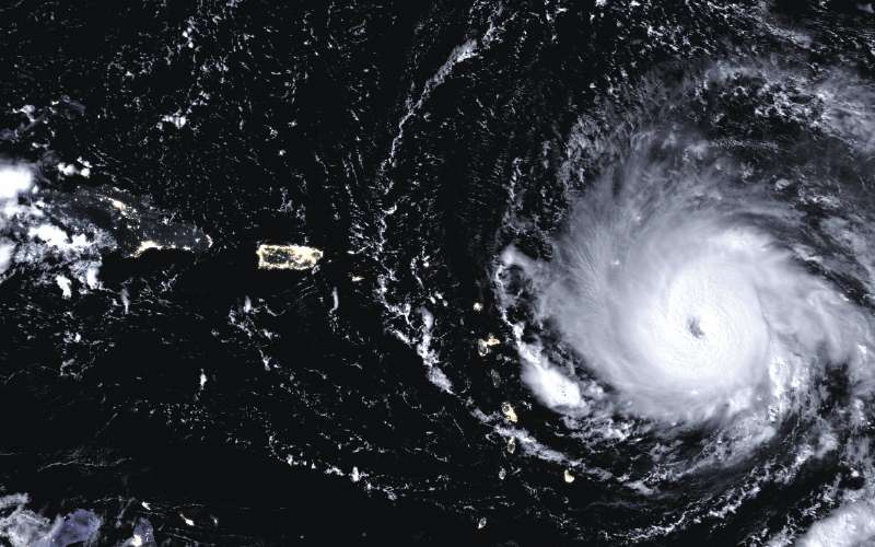 Imagen de luz del huracán Irma, tomada por el satélite GOES East de la NASA.