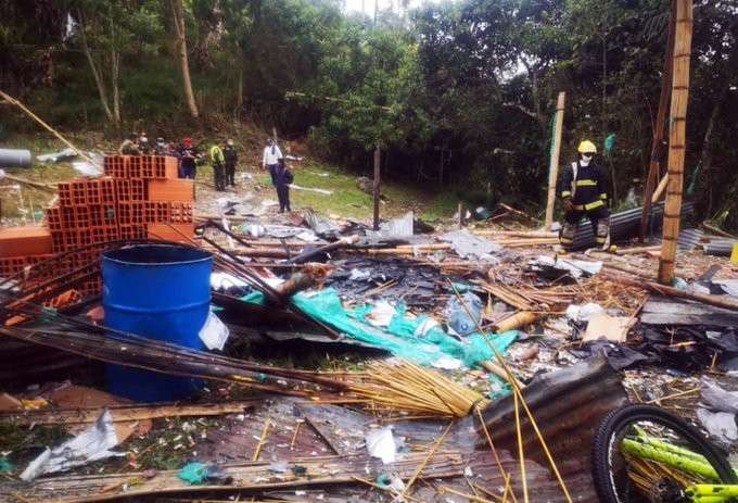 Una persona muerta y 17 heridos dejó el estallido de una polvorería