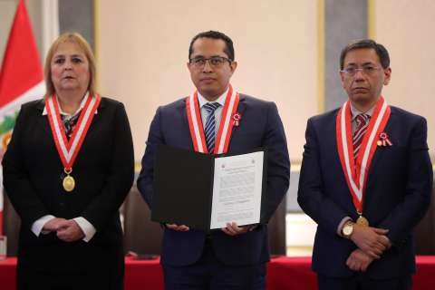 Perú oficializa la victoria de Keiko Fujimori y pone fin a semanas de incertidumbre