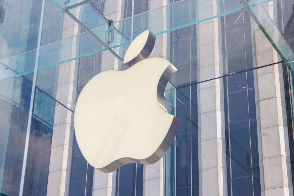 New York (United States), 01/08/2024.- The Apple Store on Fifth Avenue as seen in New York, New York, USA, 01 August 2024. Apple is set to release their Q3 earnings on 01 August 2024. (Nueva York) EFE/EPA/SARAH YENESEL