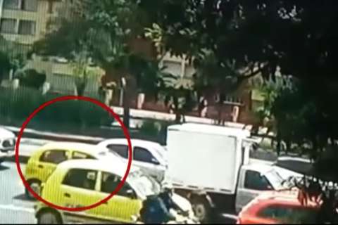 Furgón atropelló y mató a taxista, quien le reclamó por un choque al norte de Bogotá