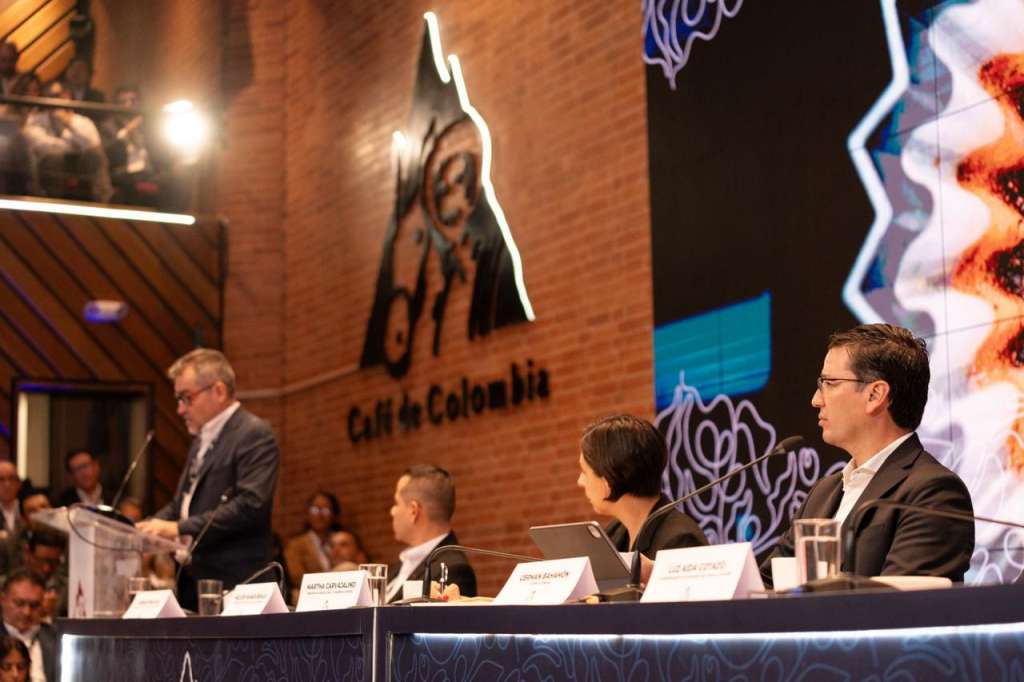 Gerente General de la FNC Germán Bahamón, Ministra de Agricultura Martha Carvajalino, Presidente del Congreso Nacional de Cafeteros Nelson Wandurraga.