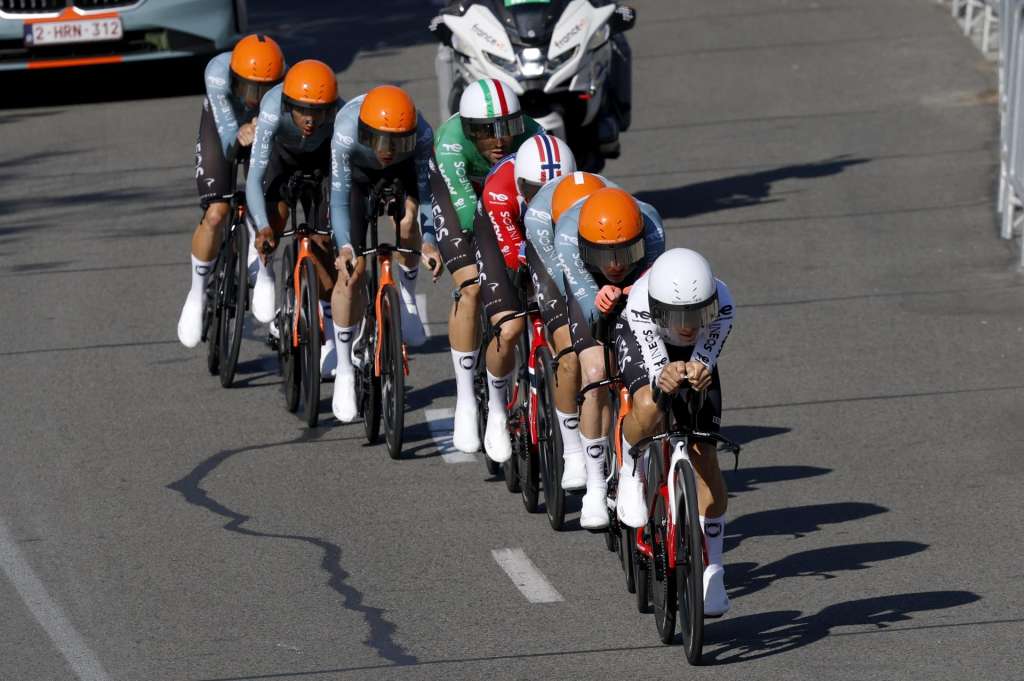Barcelona (Spain), 04/07/2026.- Riders of the Netcompany Ineos Cycling Team compete in the 1st stage of the Tour de France cyling tour, a Team Time Trial over 19.6km in Barcelona, Spain, 04 July 2026. (Ciclismo, Francia, España) EFE/EPA/GUILLAUME HORCAJUELO