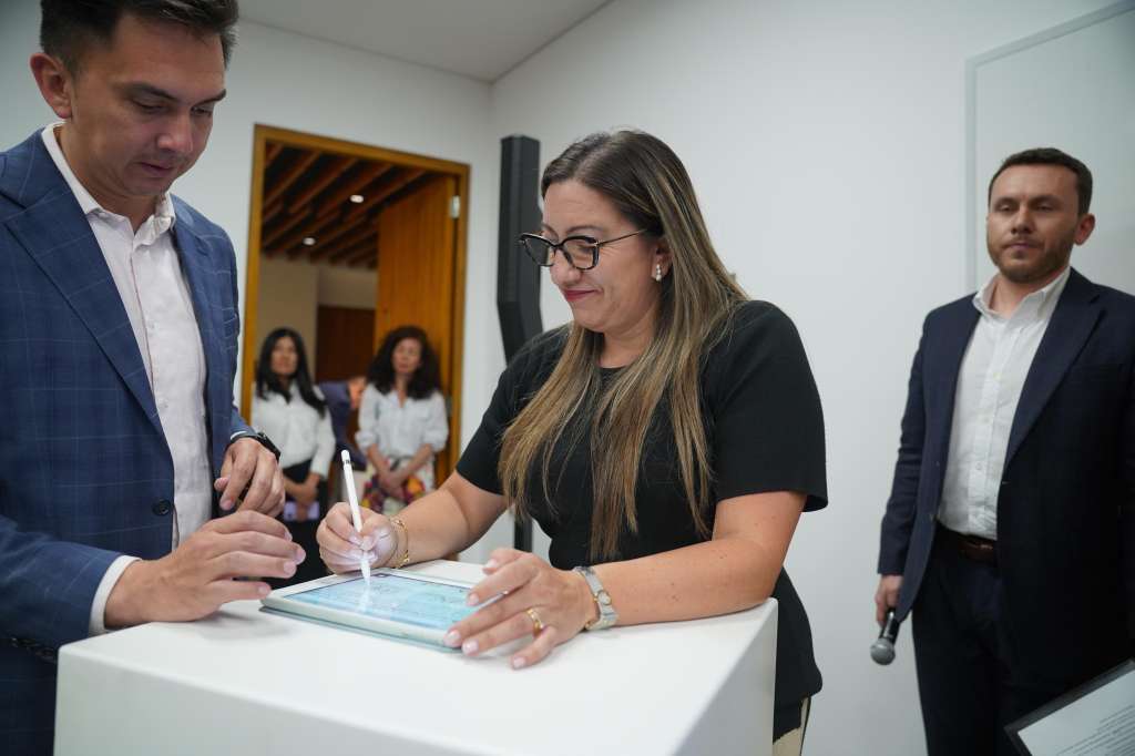 Firma de agendas ambientales en la Universidad Externado de Colombia,
