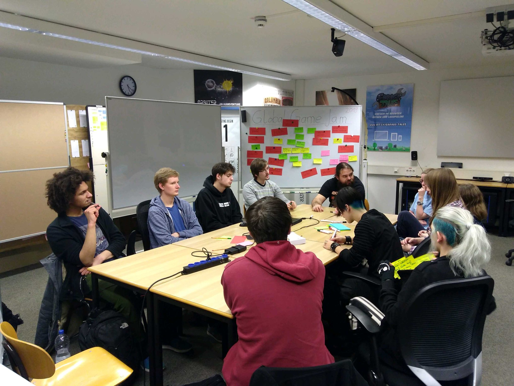 Sesión de lluvia de ideas en Furtwangen, Alemania, sobre la convocatoria que realiza Game Jam.